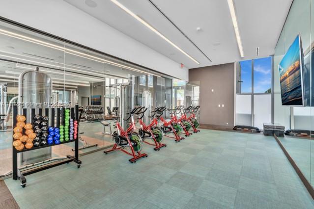 QUADRO CONDO - Residential