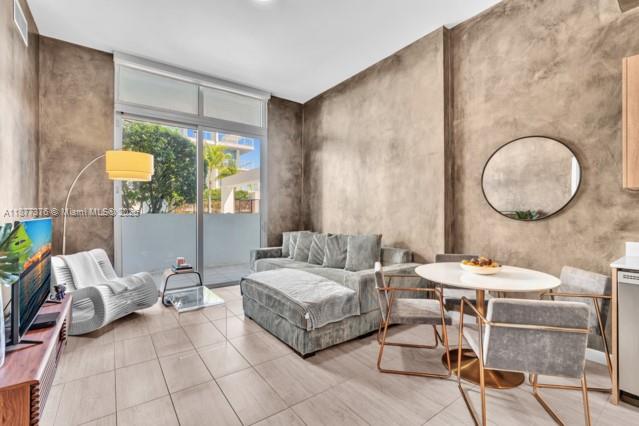 QUADRO CONDO - Residential