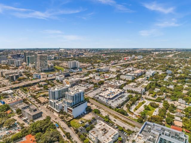 QUADRO CONDO - Residential