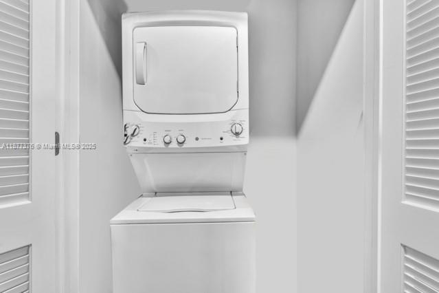 QUADRO CONDO - Residential