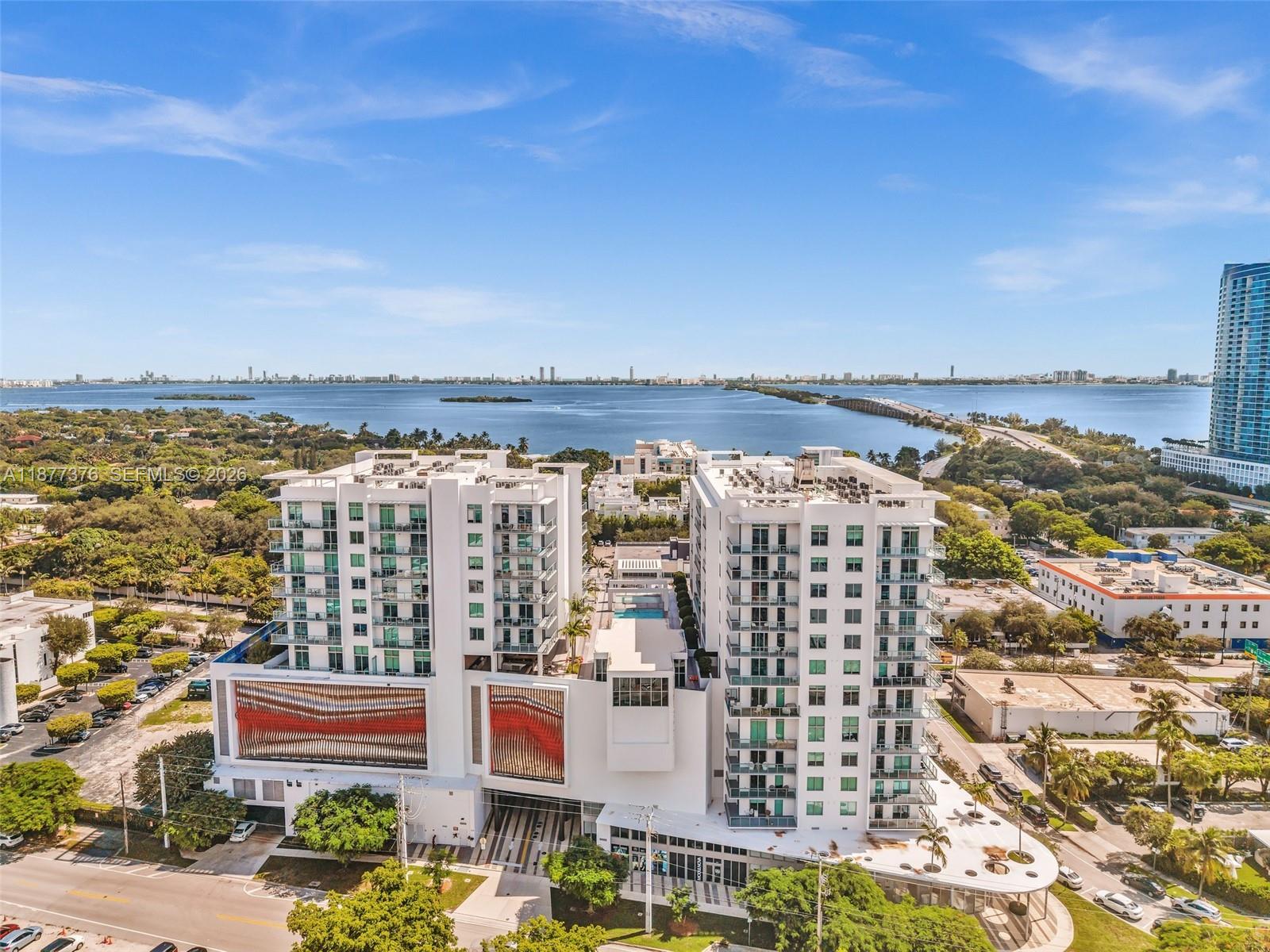 QUADRO CONDO - Residential