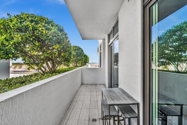 QUADRO CONDO - Residential