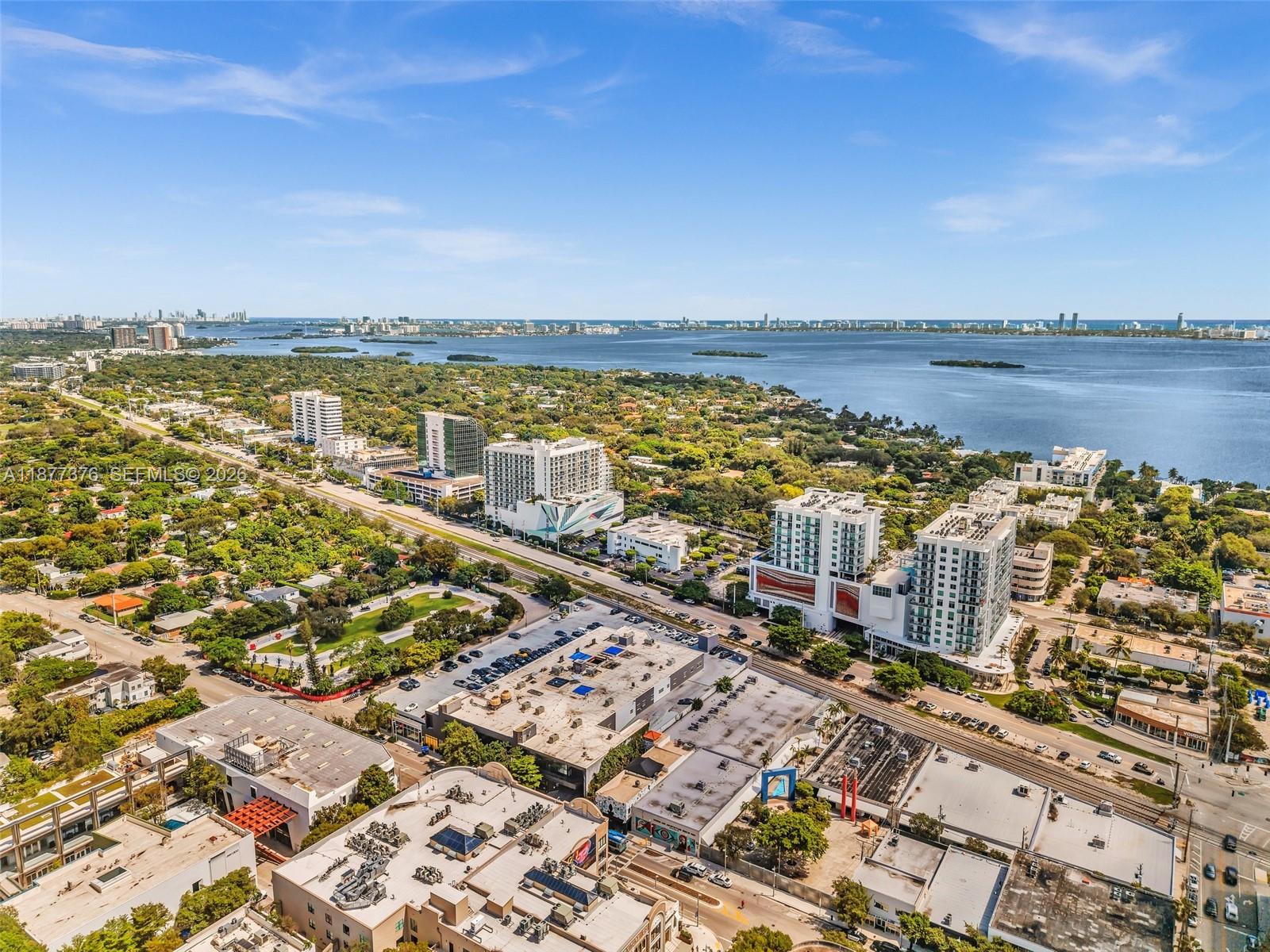 QUADRO CONDO - Residential