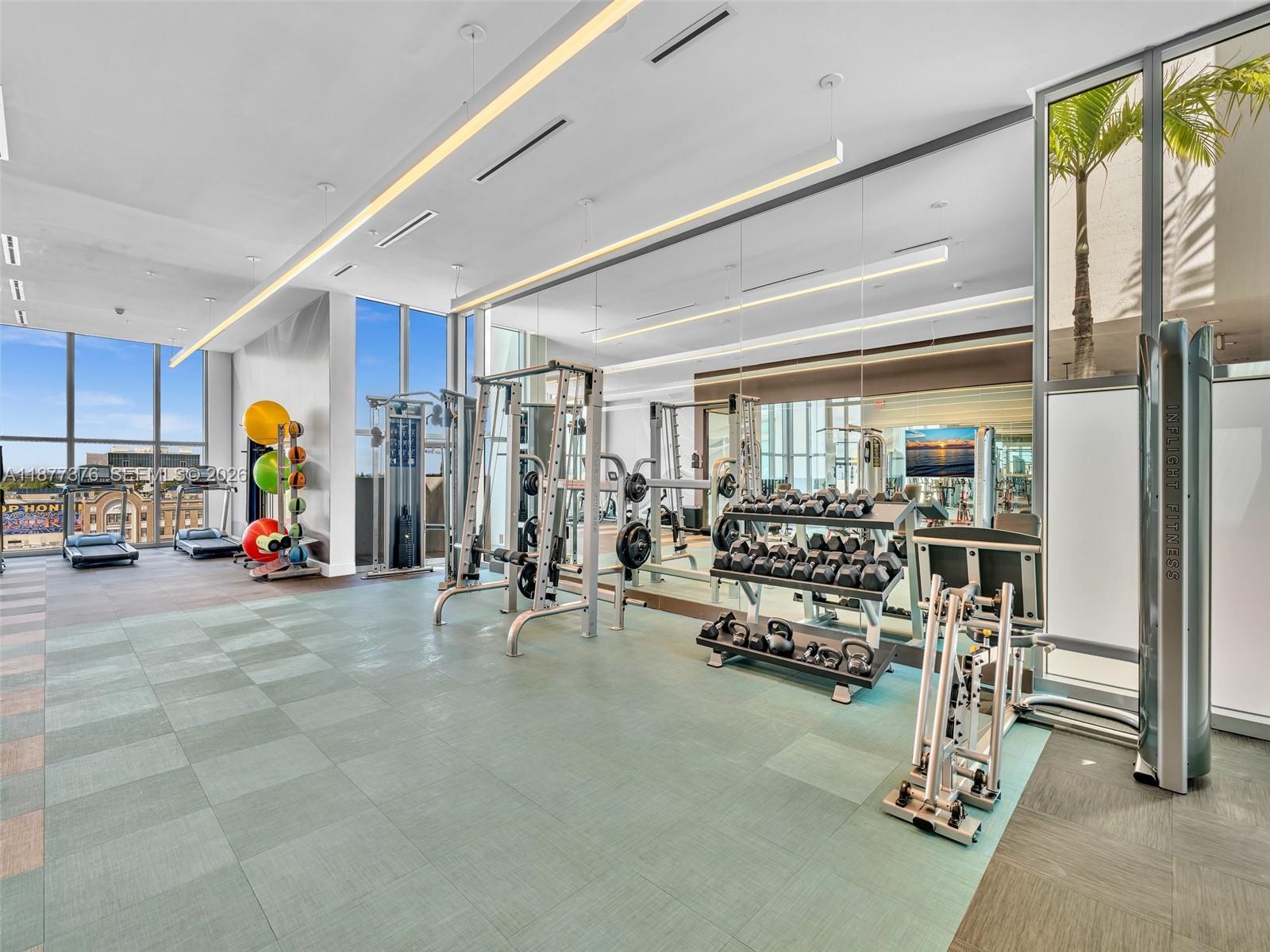 QUADRO CONDO - Residential