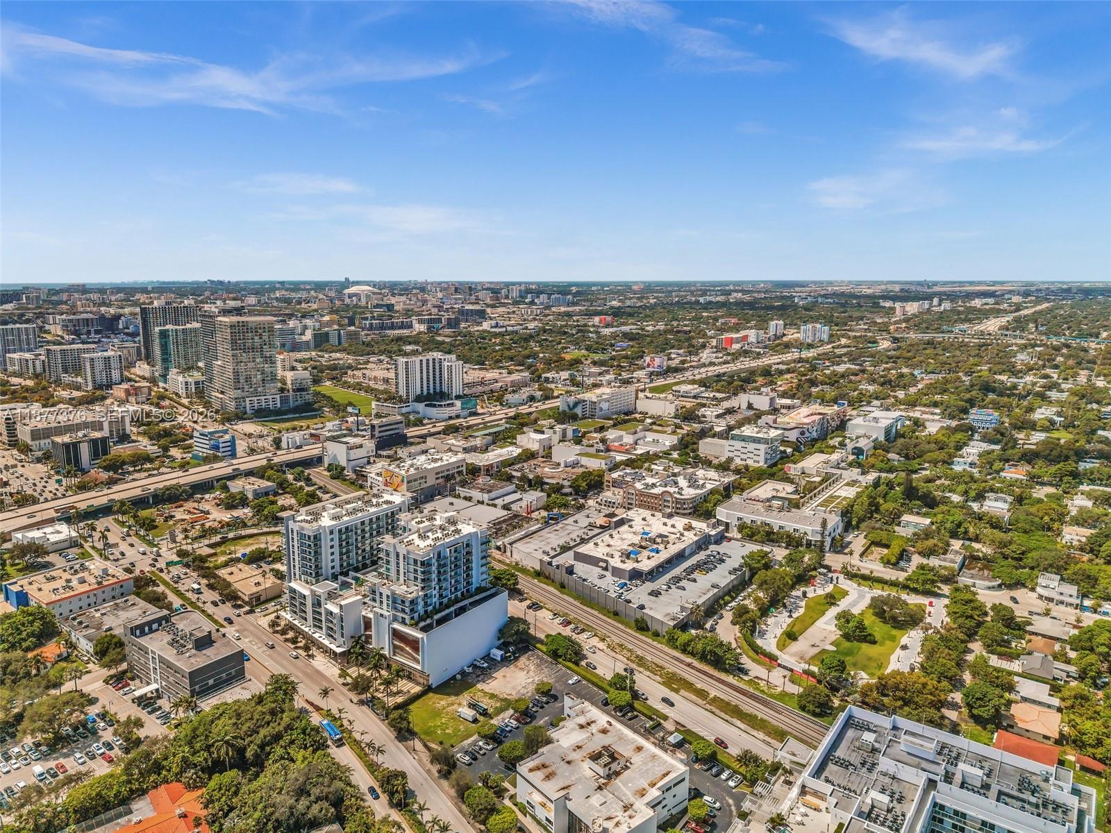 QUADRO CONDO - Residential