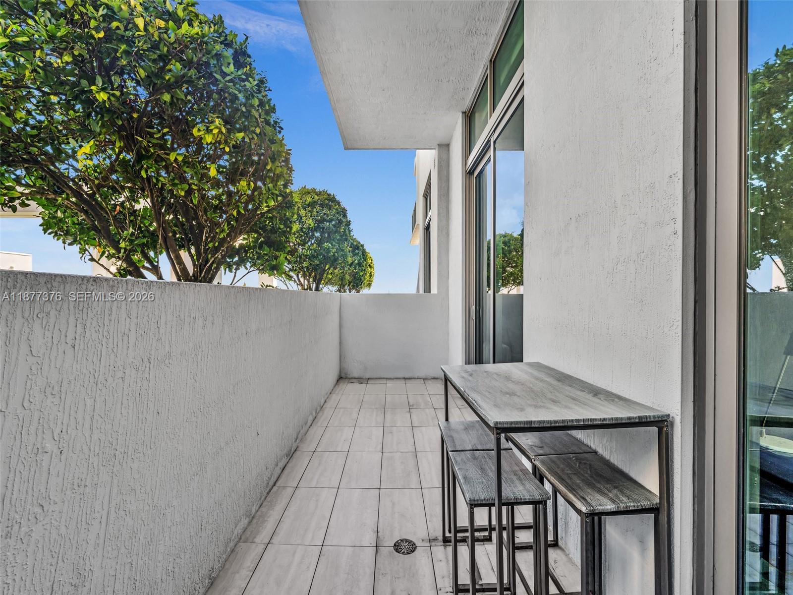 QUADRO CONDO - Residential