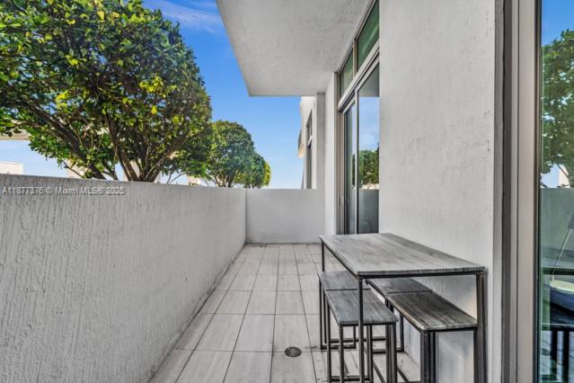 QUADRO CONDO - Residential