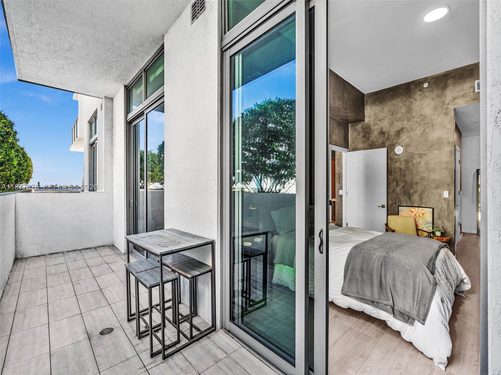 QUADRO CONDO - Residential