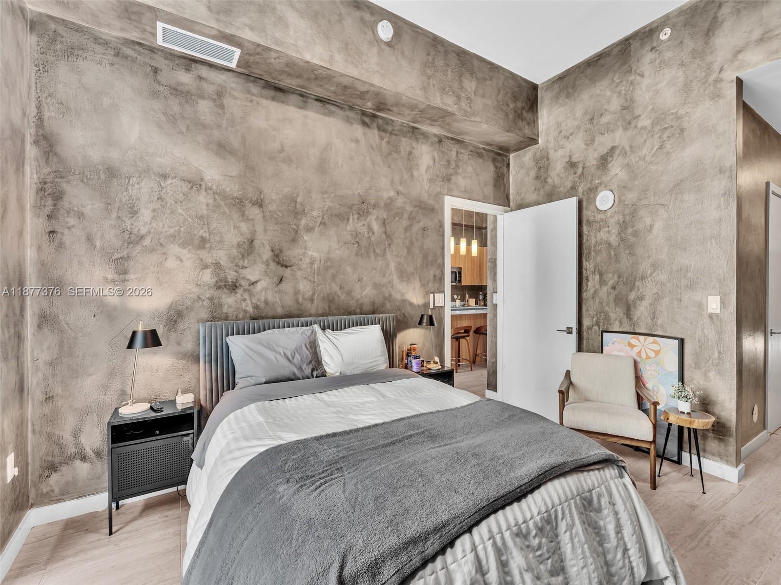 QUADRO CONDO - Residential