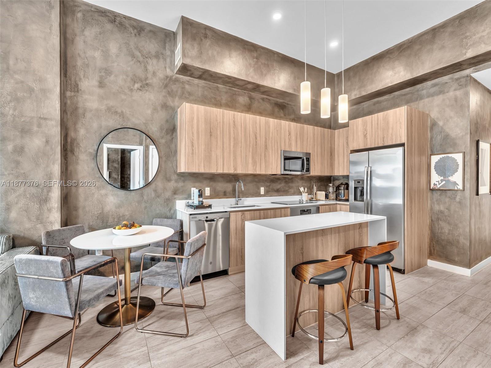 QUADRO CONDO - Residential