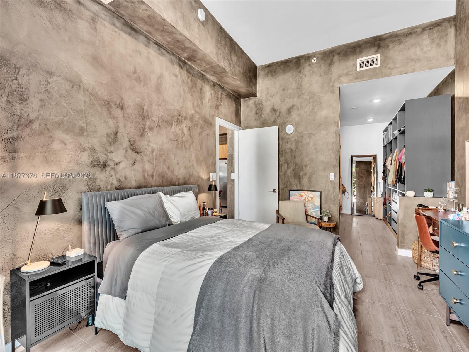 QUADRO CONDO - Residential