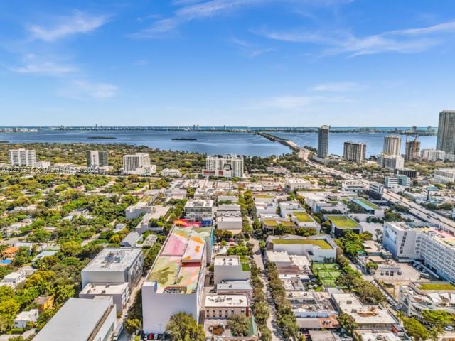 QUADRO CONDO - Residential