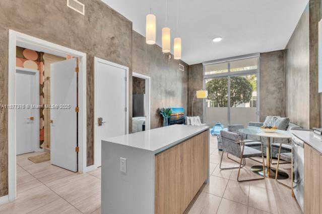 QUADRO CONDO - Residential