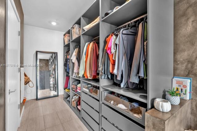 QUADRO CONDO - Residential