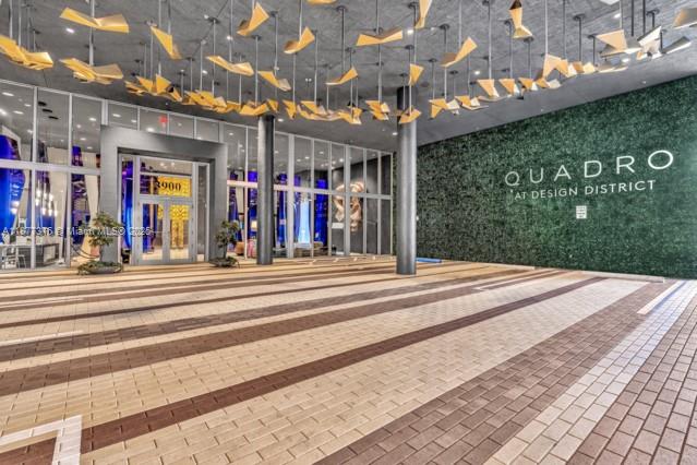 QUADRO CONDO - Residential