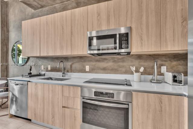 QUADRO CONDO - Residential