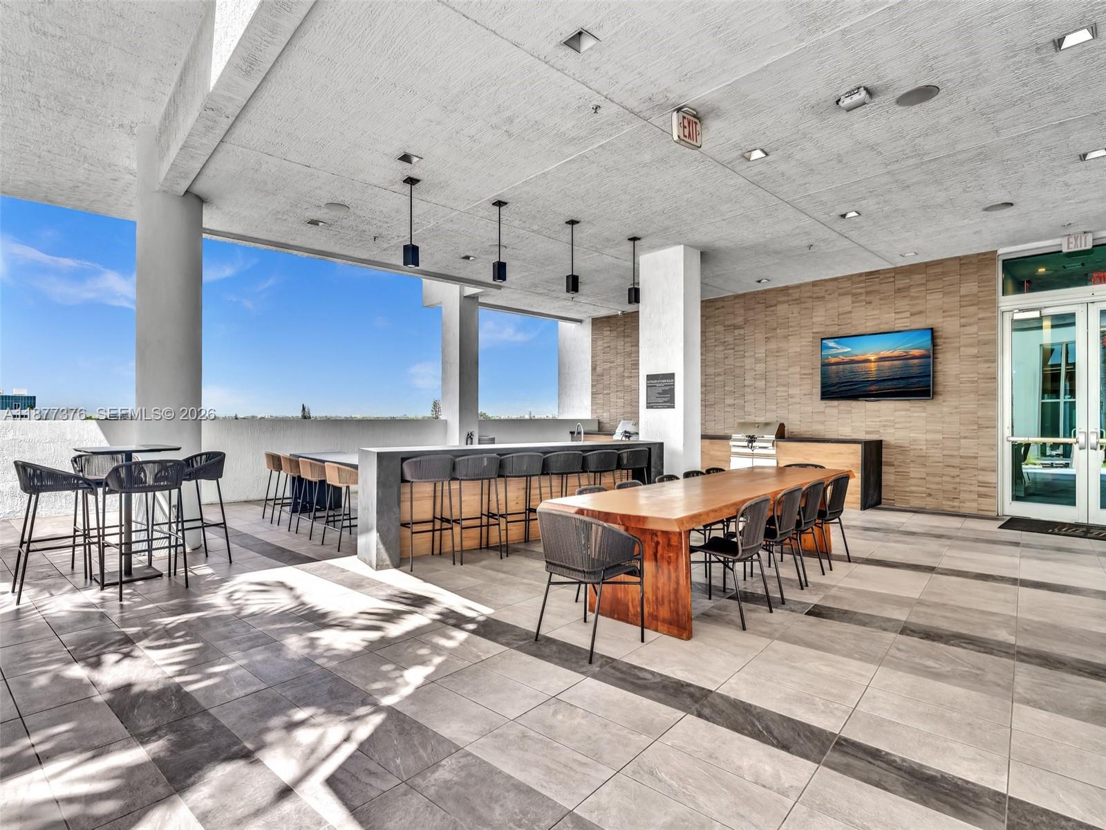 QUADRO CONDO - Residential