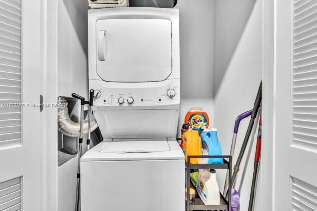 QUADRO CONDO - Residential