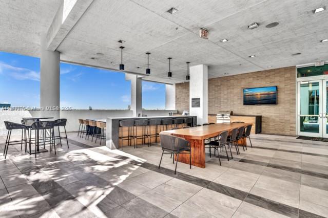 QUADRO CONDO - Residential