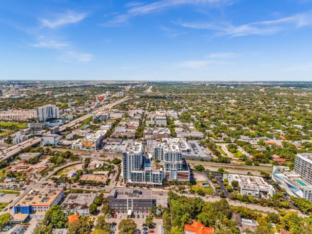 QUADRO CONDO - Residential