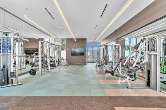 QUADRO CONDO - Residential