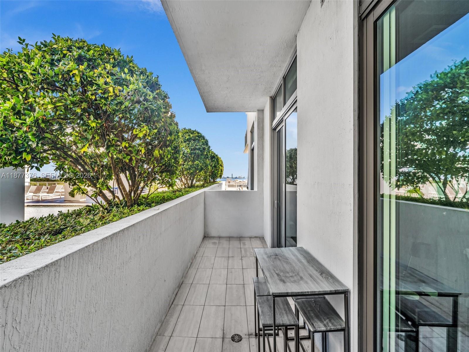 QUADRO CONDO - Residential