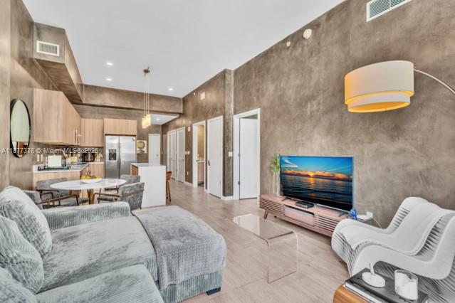 QUADRO CONDO - Residential