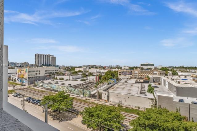 QUADRO CONDO - Residential