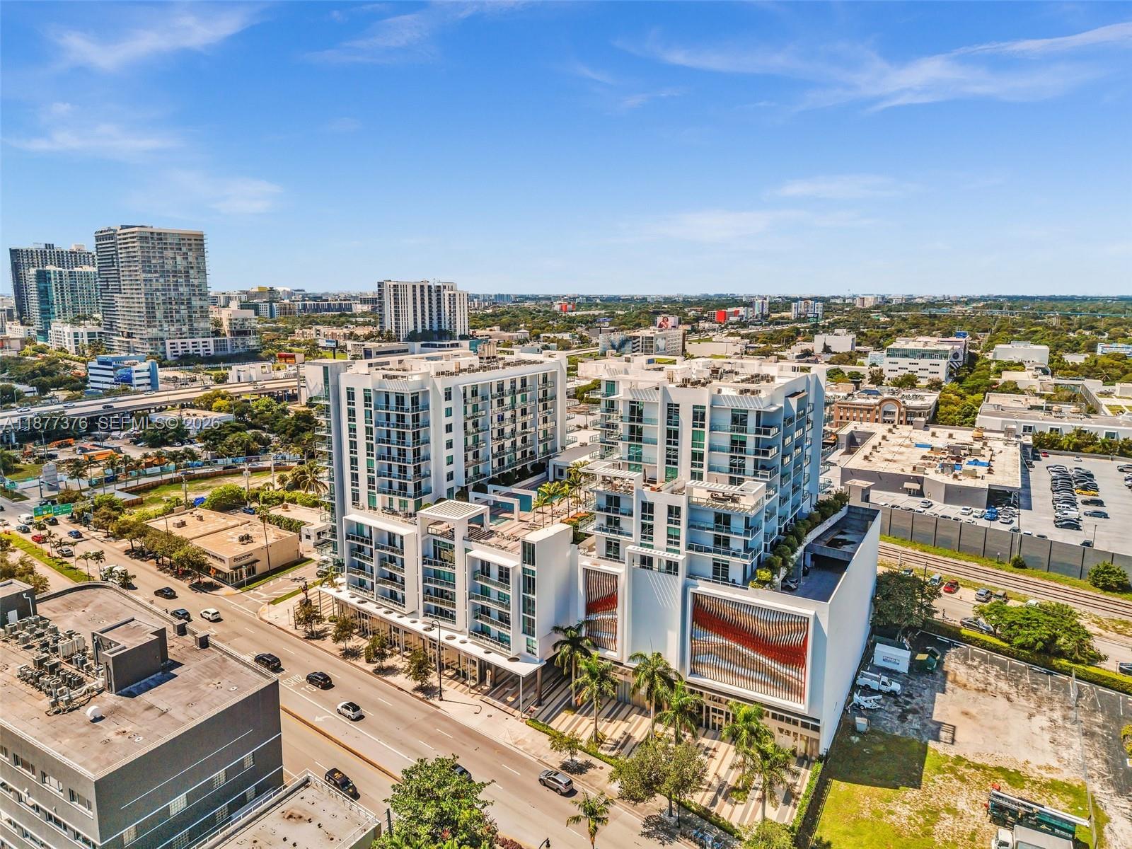 QUADRO CONDO - Residential