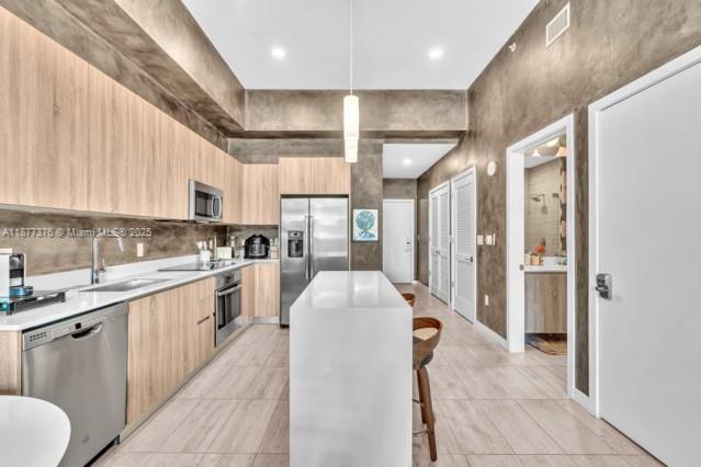 QUADRO CONDO - Residential