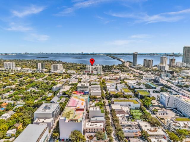 QUADRO CONDO - Residential