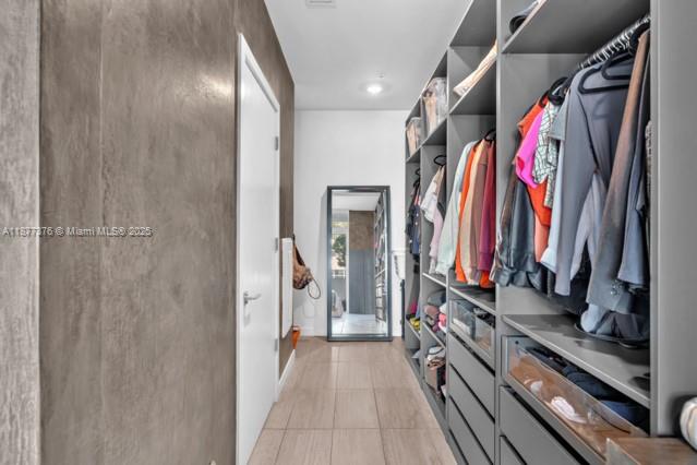 QUADRO CONDO - Residential