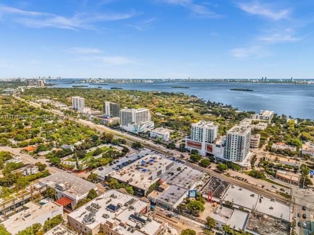 QUADRO CONDO - Residential