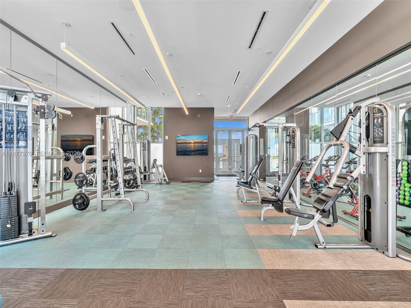 QUADRO CONDO - Residential