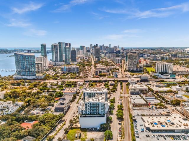 QUADRO CONDO - Residential