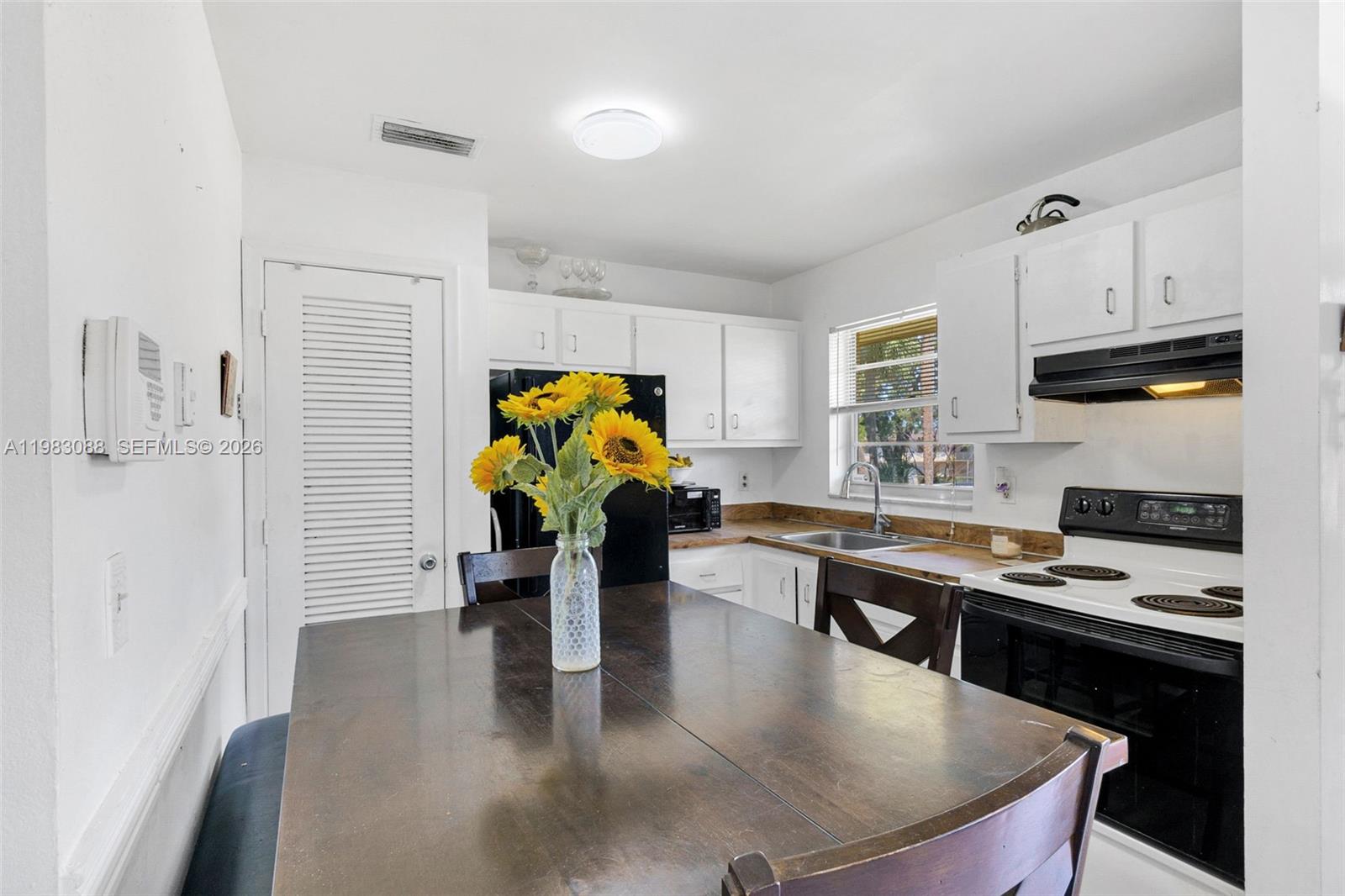 VILLAGE PARK AT OAKLAND C - Residential