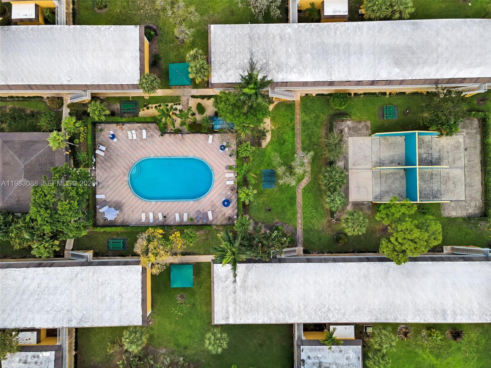 VILLAGE PARK AT OAKLAND C - Residential