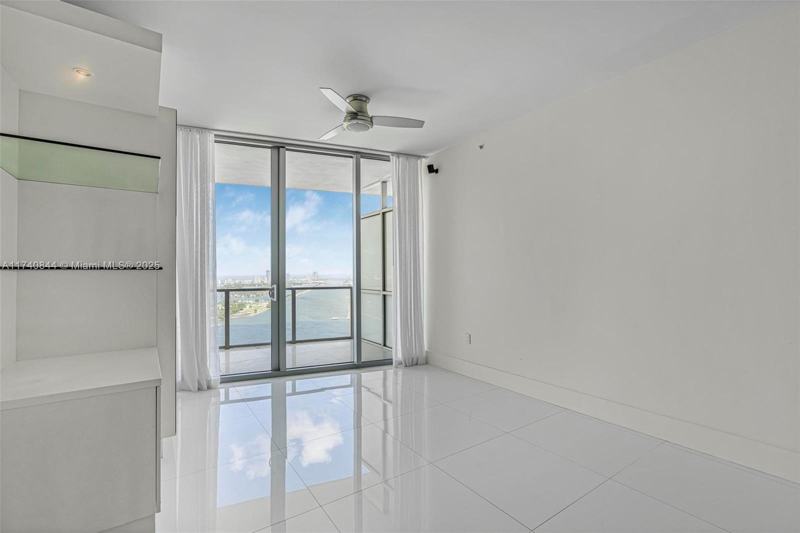 MARQUIS CONDO - Residential
