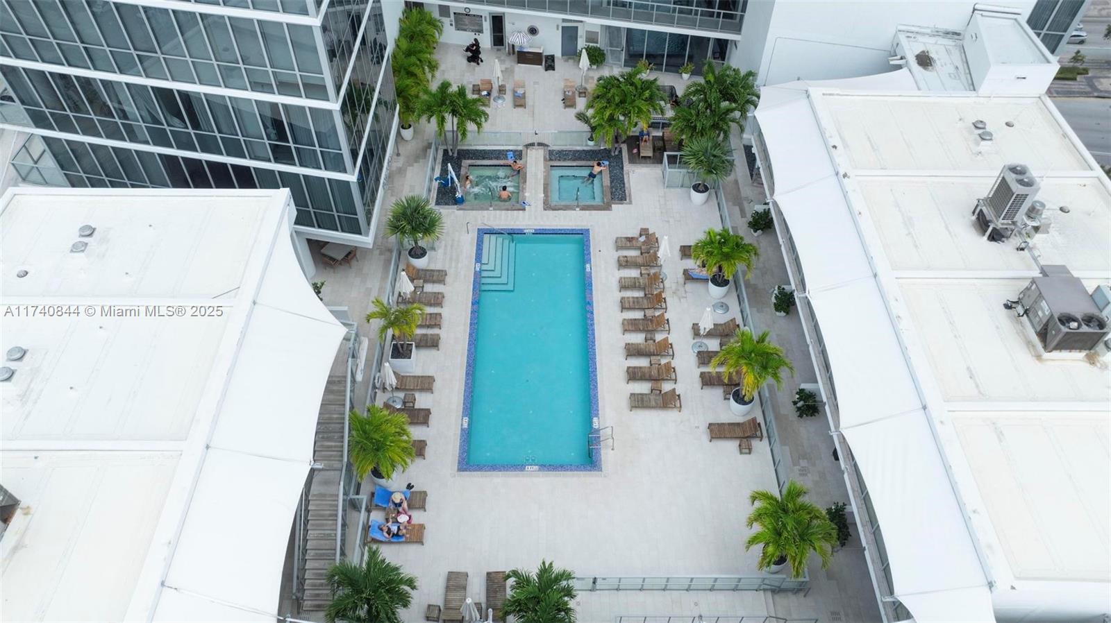 MARQUIS CONDO - Residential