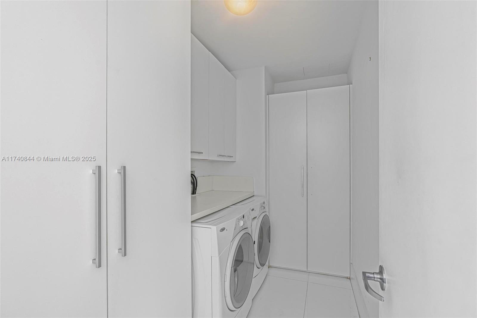 MARQUIS CONDO - Residential