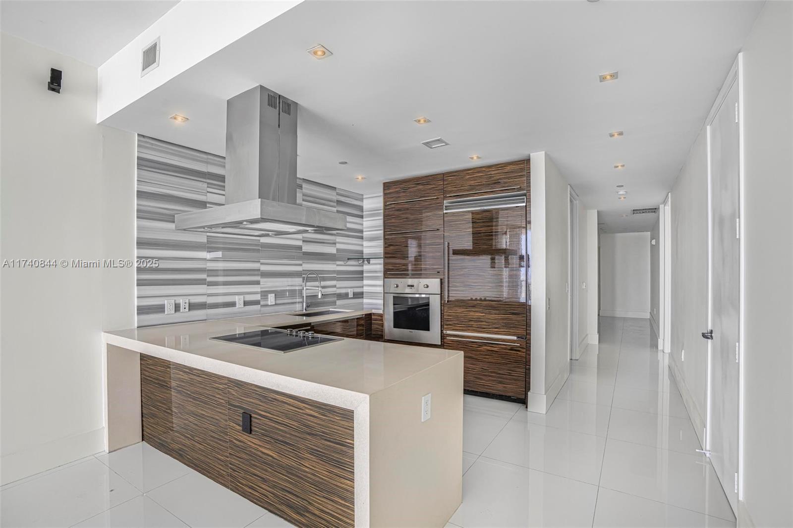 MARQUIS CONDO - Residential