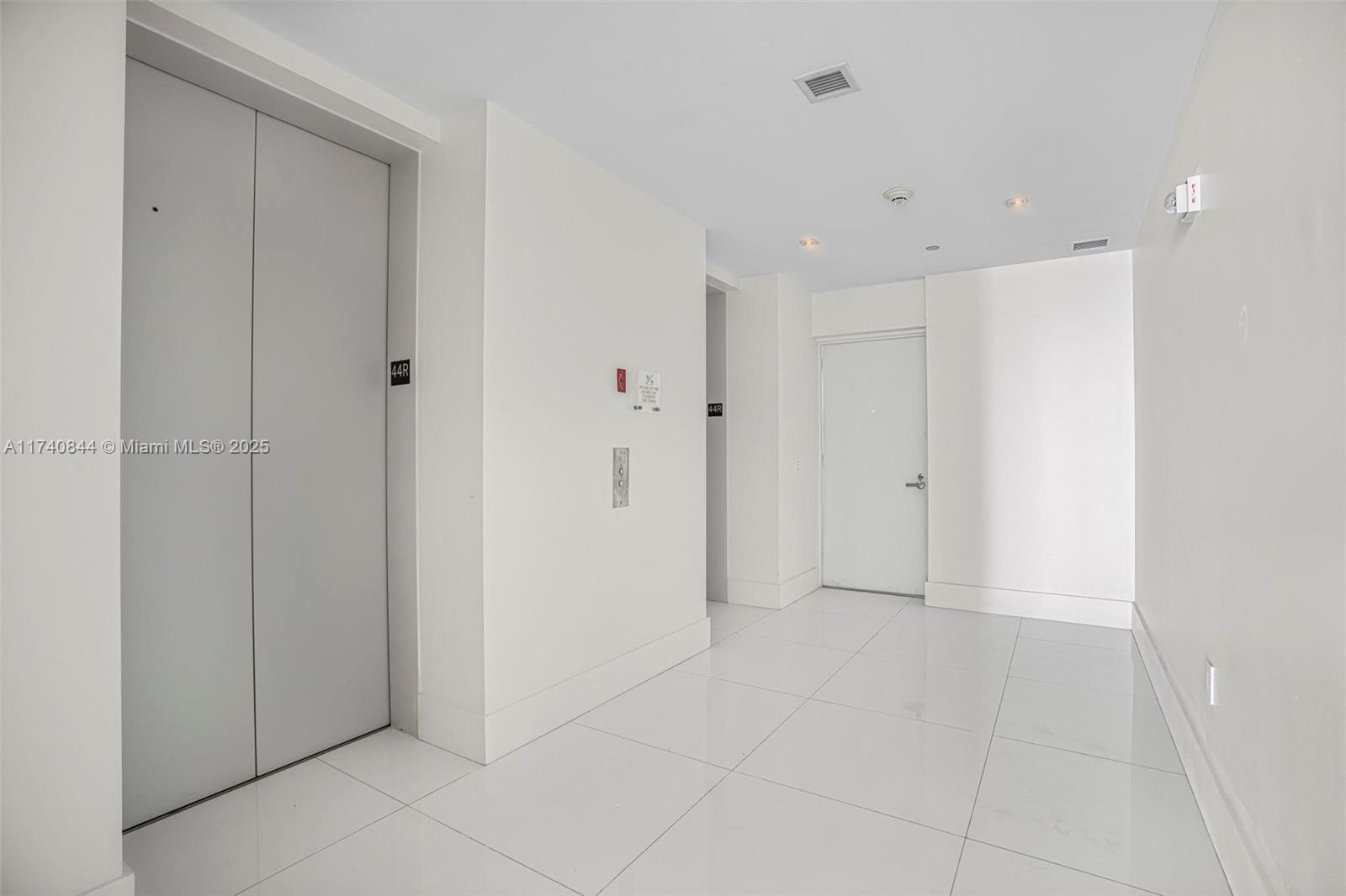 MARQUIS CONDO - Residential