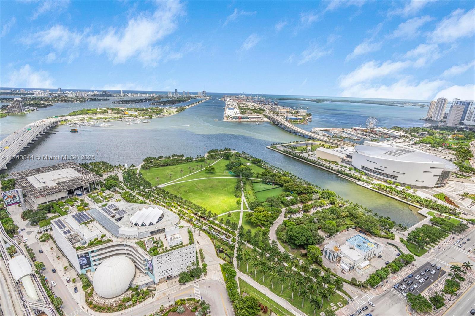 MARQUIS CONDO - Residential