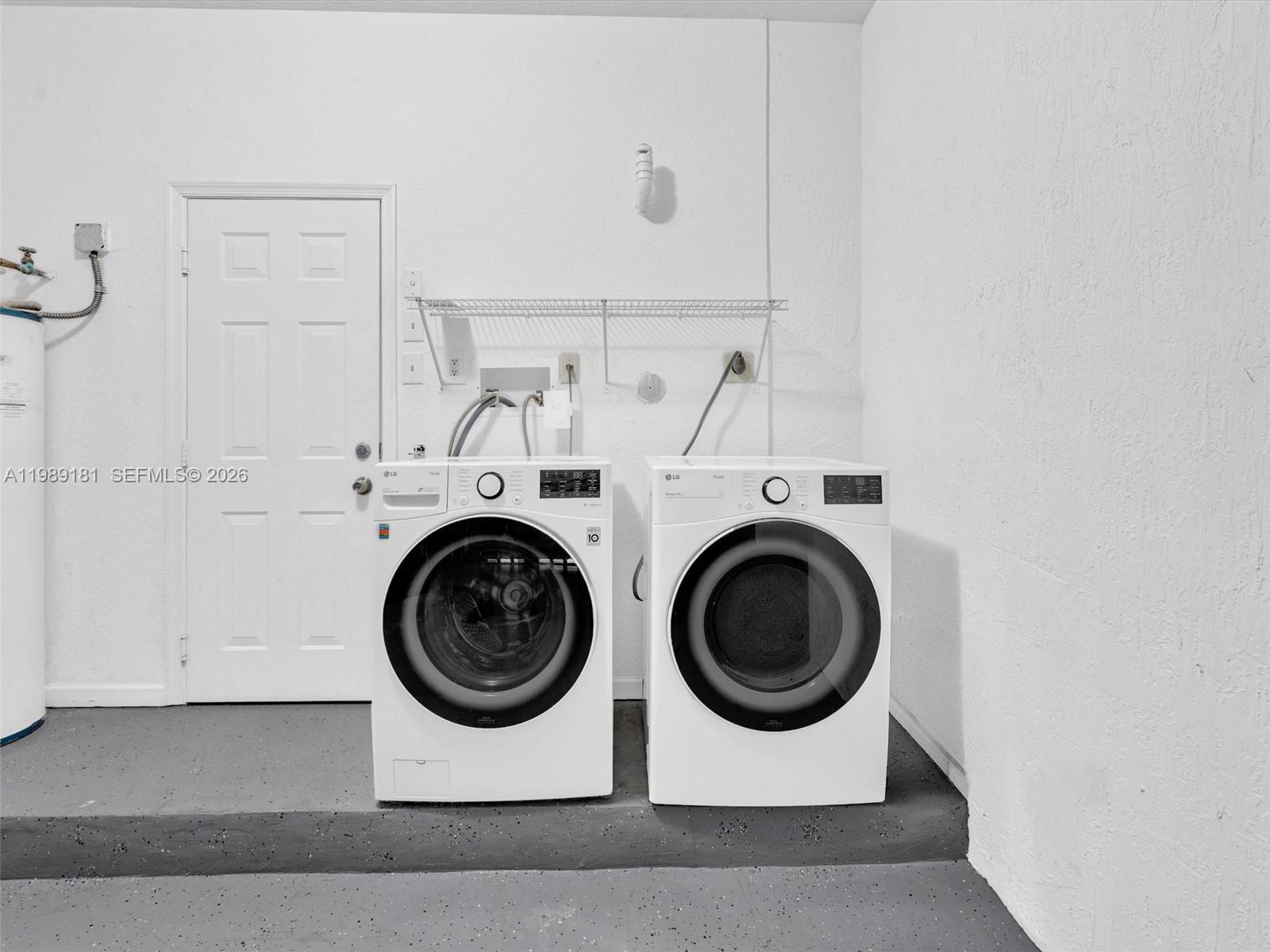 Courtyard at the Grove - Residential