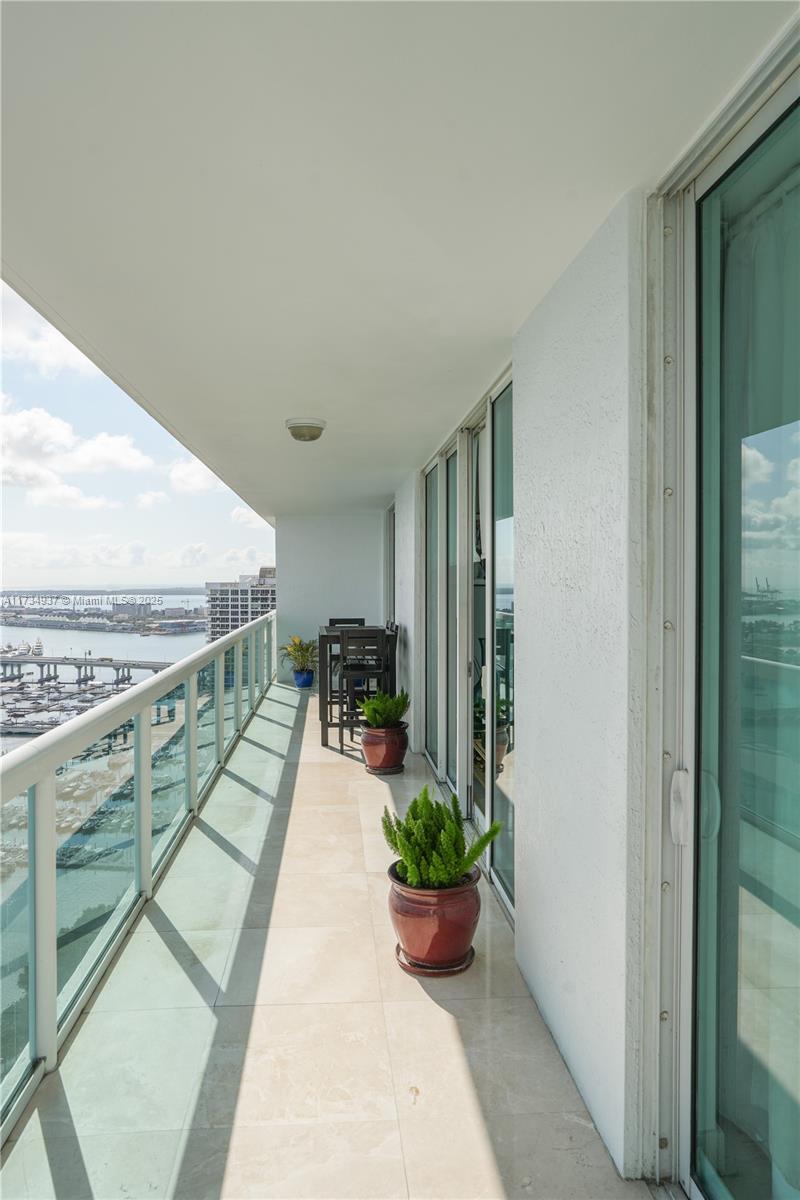 1800 N Bayshore Dr 4007