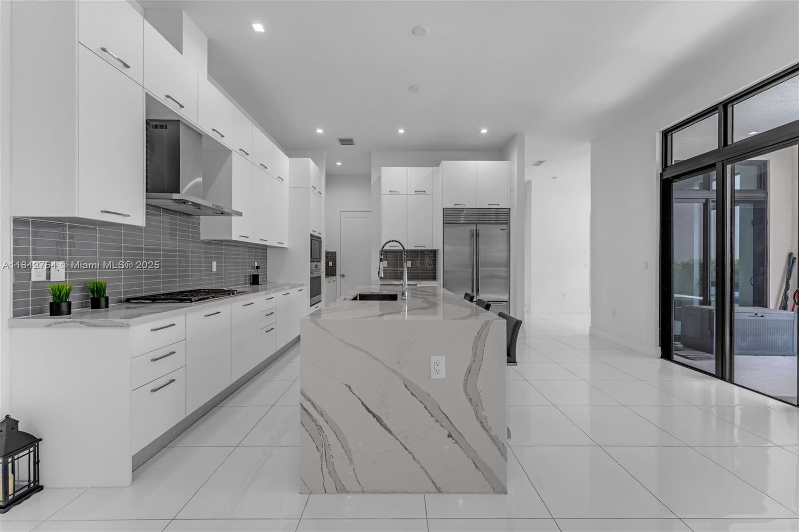 8109 NW 48th Ter