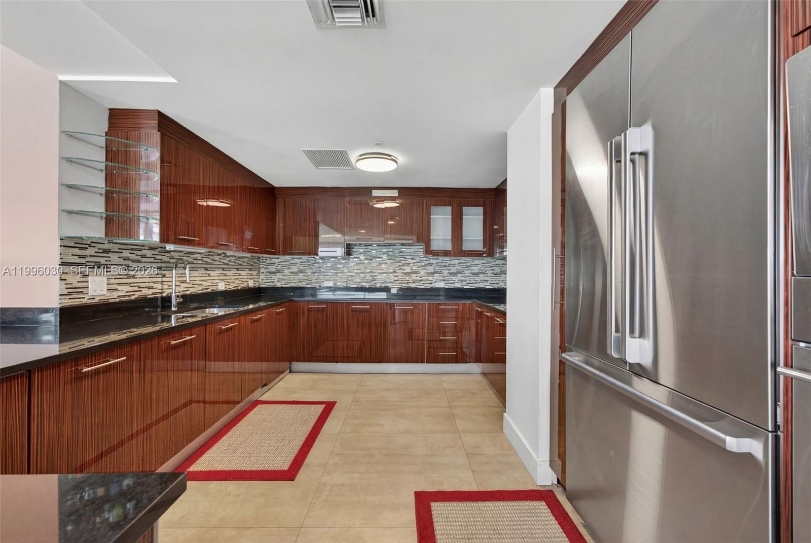 APOGEE BEACH CONDOMINIUM - Residential