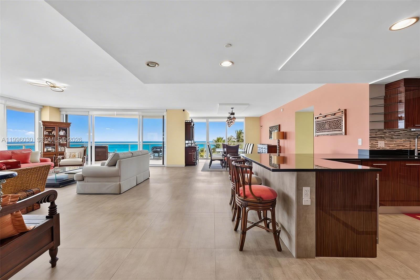 APOGEE BEACH CONDOMINIUM - Residential