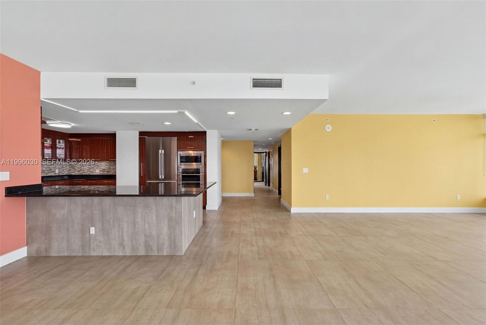 APOGEE BEACH CONDOMINIUM - Residential