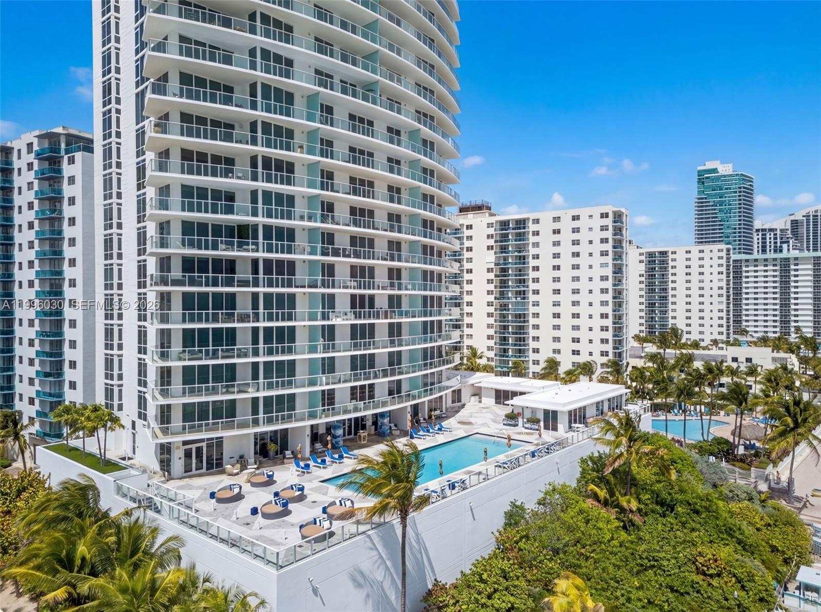 APOGEE BEACH CONDOMINIUM - Residential